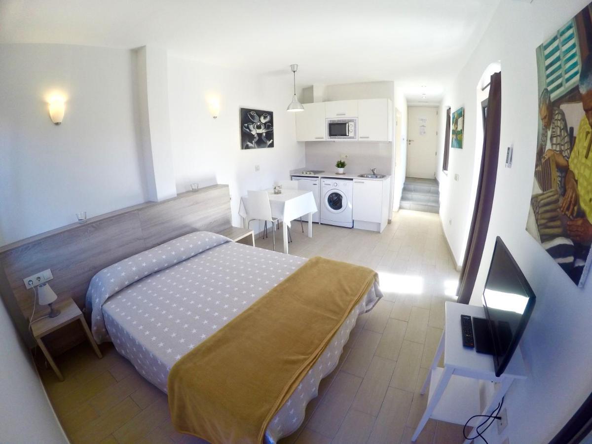 Apartaments Fonda Comerc Torroella de Montgrí Екстериор снимка