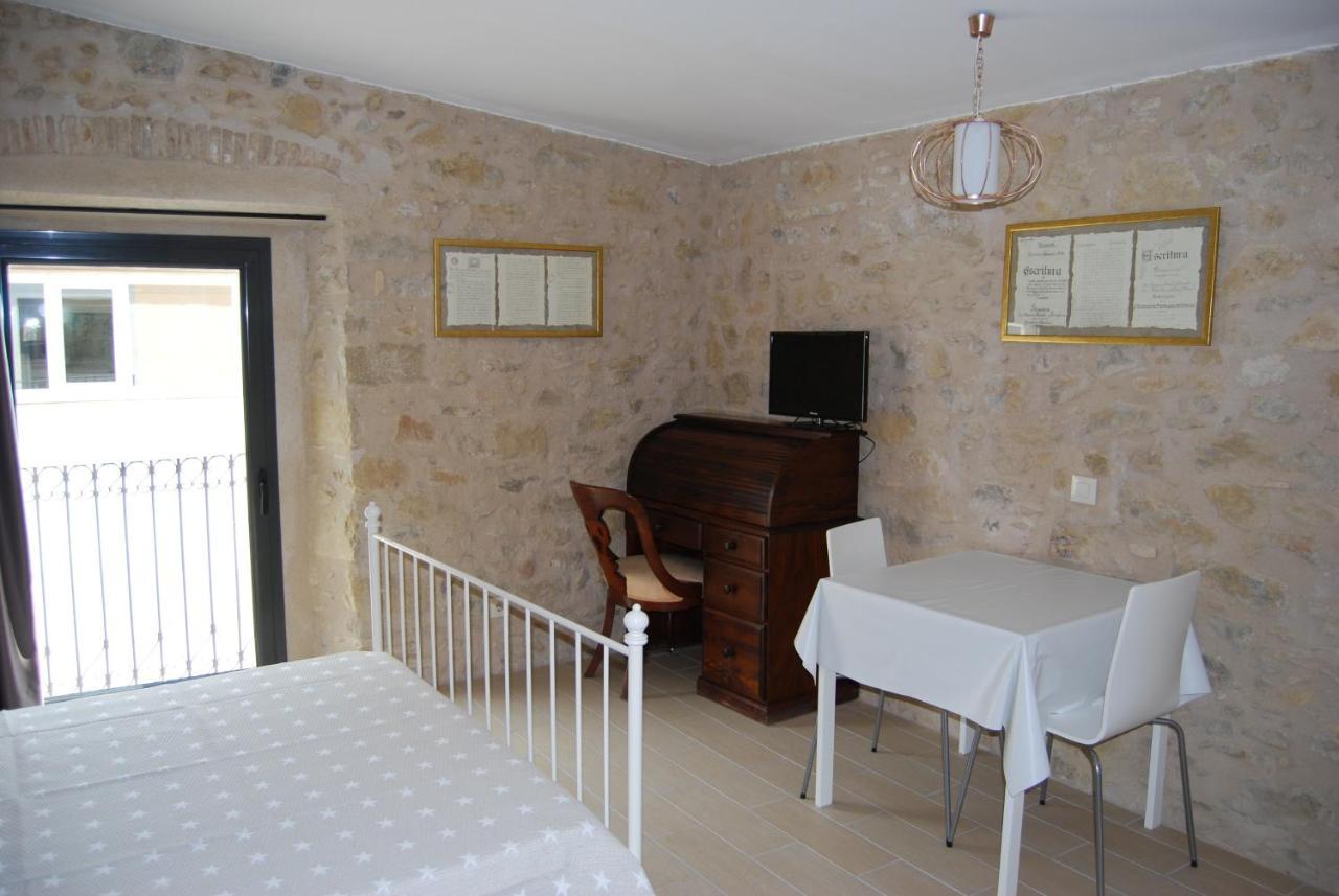 Apartaments Fonda Comerc Torroella de Montgrí Екстериор снимка
