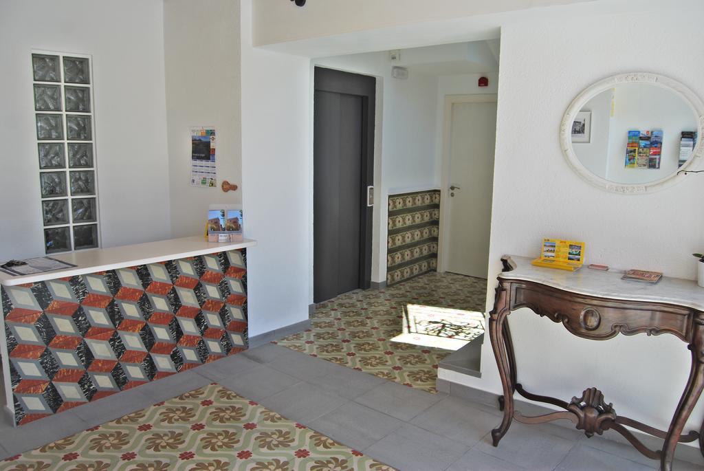 Apartaments Fonda Comerc Torroella de Montgrí Екстериор снимка